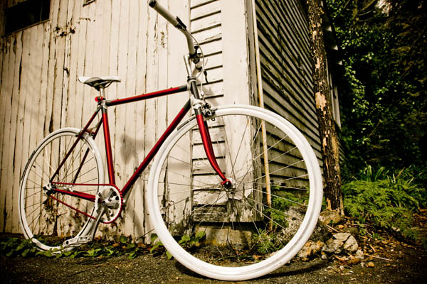 Completed custom three-tone single speed bicycle